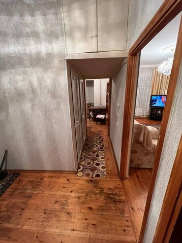 Köhnə tikili: Hovsanda 9/9 3 otaqli bina evi satilir qiymet 110000 — 15