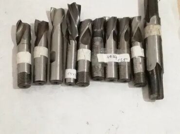 aku alati: Glodalo, mm Glodalo sa dimenzijama mm, pogodno za preciznu obradu. 📐