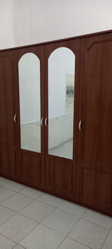 işlənmiş paltar dolabi: İşlənmiş, 4 qapılı Qarderob, paltar dolabı
