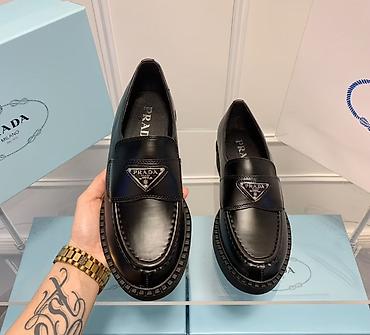 stud 5000: Лоферы, 36, 36.5, Prada, Б/у, цвет - Черный — 1