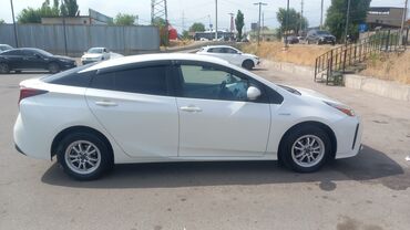 Toyota: Toyota Prius: 2019 г., 1.8 л, Вариатор, Гибрид, Хэтчбэк