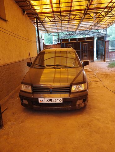 лампа с лупой: Mitsubishi Space Wagon: 1999 г., 2.4 л, Механика, Бензин, Минивэн