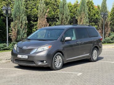 7 местка: Toyota Sienna: 2016 г., 3.5 л, Автомат, Бензин, Минивэн