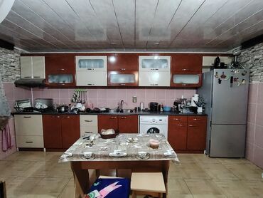 Uzunmüddətli kirayə mənzillər: Nerimanovda metroya yaxin life centerin yaninda 5 mertebenin 2 ci — 5