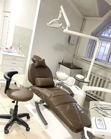 стул стоматологический: Стоматологическое оборудование в отличном состоянии. Работает