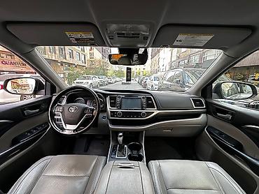 тесла 3: Toyota Highlander: 2017 г., 3.5 л, Автомат, Гибрид, Кроссовер — 7