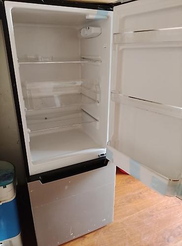 mini refrigerator: Холодильник двухкамерный, нижняя морозильная камера. Особенности: - — 5