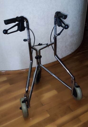 Tibbi avadanlıq: Rollyator. 240 manat
