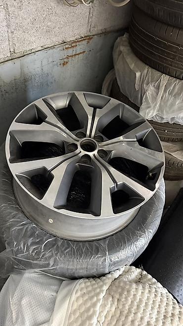 Литые Диски R 20 Hyundai, 1 шт, отверстий - 5, Б/у