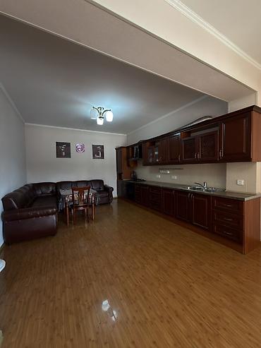 Продажа коттеджей и домов: 🏡 Продаётся дом - 600 м2 ⛳️ Участок - 10 соток 📍Локация: с. Кок-Жар — 4