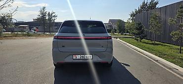Продажа авто: Lixiang L6: 2024 г., Электромобиль, Кроссовер — 4