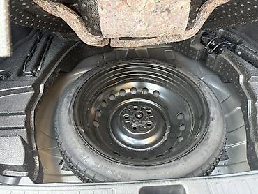 Toyota: Toyota Prius: 2019 г., 1.8 л, Автомат, Гибрид, Хэтчбэк — 15