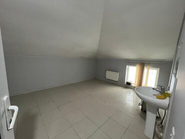 Ofislər: Azadlıq prospektində, Azadlıq metrosuna və Nəsimi metrosuna yaxın — 12