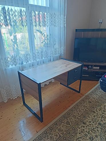 irsad masaustu komputer: Dördbucaq masa, Polkasız, Siyirməli, Metal — 4