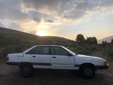Транспорт: Audi 100: 1985 г., Седан — 3