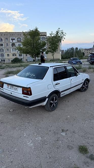 Volkswagen: Volkswagen Jetta: 1987 г., Седан — 5