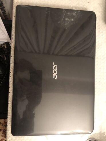 Acer: Acer noutbuk Xüsusiyyətlər: - Seriya: Acer (şəkildə loqo) - Korpus