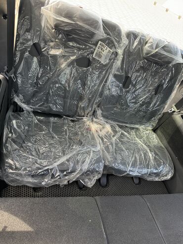 Digər avtomobil ehtiyat hissələri: Hyundai santafe 7 ci yer 2013 kareyka madel yenidi salafanına kimi