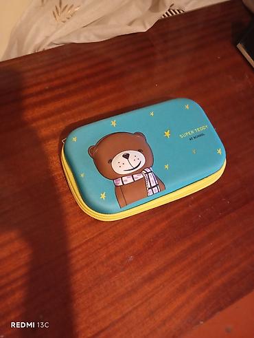 karandaşlar: Məhsul: Bərk korpuslu qələm/aksesuar futlyarı – “Super Teddy at — 1