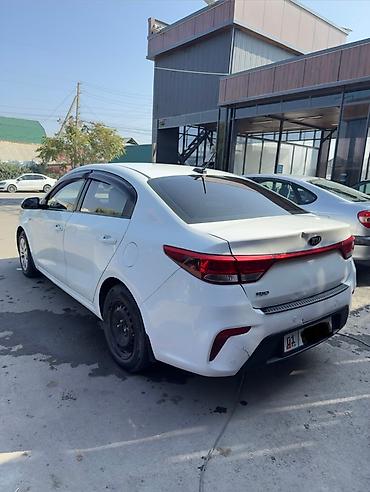 Продажа авто: Kia Rio: 2017 г., 1.6 л, Автомат, Бензин, Седан — 3