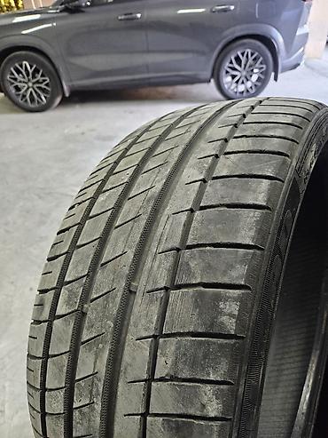 315 35 20: Satılır: 2 ədəd yay/performans avtomobil təkəri - Ölçü: 245/35 ZR20 - — 2