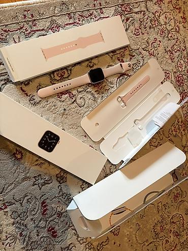 iphone whatch: Məhsul: Apple Watch (kvadrat ekranlı model) Rəng: Qızılı korpus, açıq — 3