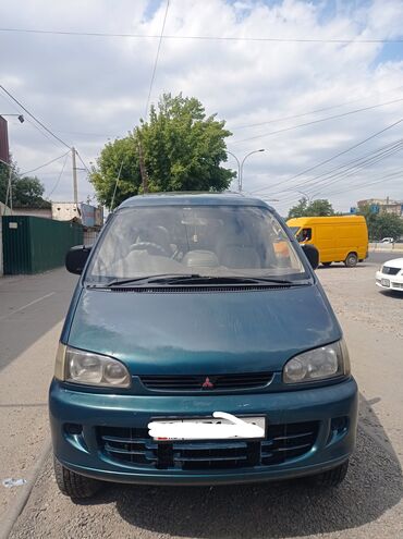 японский трактор бу: Mitsubishi Delica: 1995 г., 2.4 л, Автомат, Бензин, Внедорожник