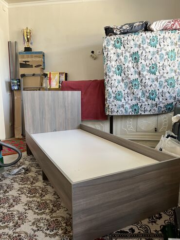 купить раковину с тумбой и зеркалом: Срочно продаю кровать 2штуки