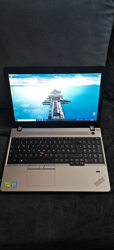 Lenovo: Intel Core i5, 15.6 " — 8