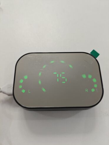 Qulaqcıqlar: Yeni simsiz Led ekranli mikro nauşnik. Powerbank kimi istifadə etmək