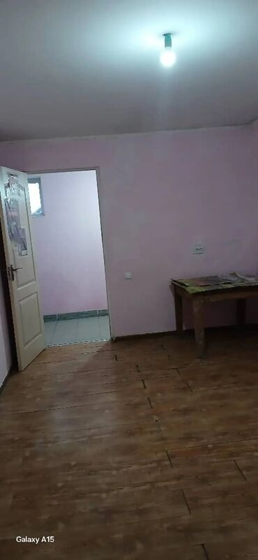 дом с озером: 20 м², 1 комната, Утепленный, Забор, огорожен