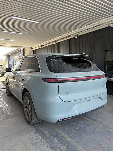 lixiang l6 pro: Lixiang L6: 2025 г., 1.5 л, Вариатор, Гибрид, Кроссовер — 4