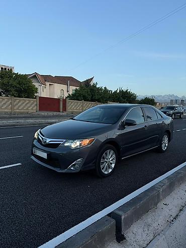Toyota Camry: 2012 г., 2.5 л, Автомат, Гибрид, Седан