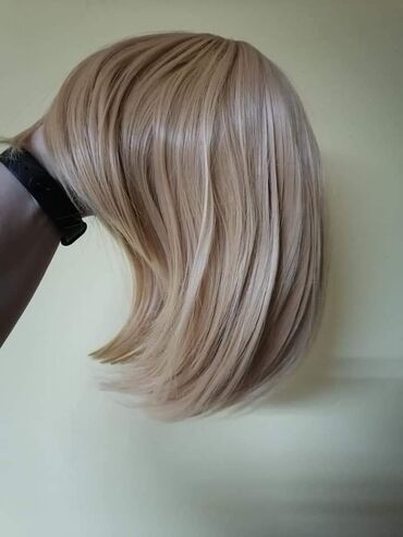 Perike i klipse: Perika
Cena 3200 din — 13