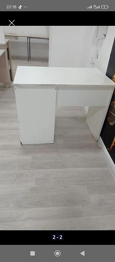 masa islenmis: Düz masa, Stulsuz, Polkasız, Siyirməli, Sadə laminat — 2