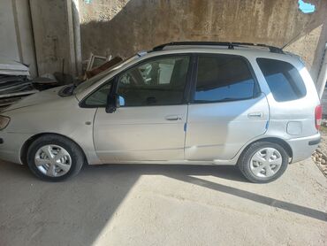 Toyota: Toyota Corolla Verso: 1995 г., 1.6 л, Автомат, Бензин, Хэтчбэк