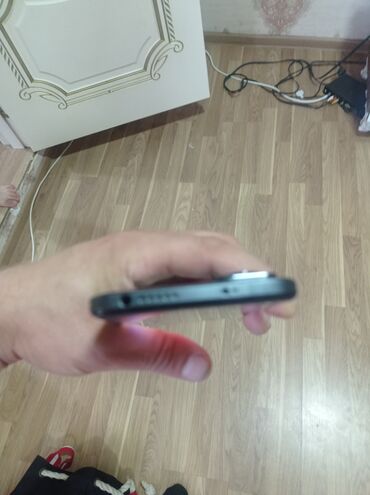Salam Redmi Not 12S 256 Yaddaş 8 Ramdı çox yaxşı və səliqəli