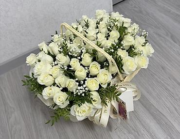 Продам букет / подарили сегодня Корзина из белых роз - Пышная