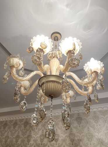 Bayram məhsulları: Çılçıraq, 8 lampa, Şüşə