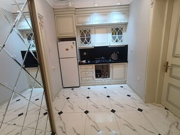 Uzunmüddətli kirayə mənzillər: Blue residence 8 noyabr pr nargile kafe ile uzbe uz yerlesir 9 — 11