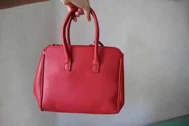 Классические сумки: Новая красная сумочка Размеры: ширина 27 см, высота 24см (с ручками — 18