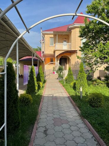 нянка садик в Кыргызстан | ДРУГИЕ СПЕЦИАЛЬНОСТИ: 343 м², 8 комнат, Гараж, Утепленный, Бронированные двери