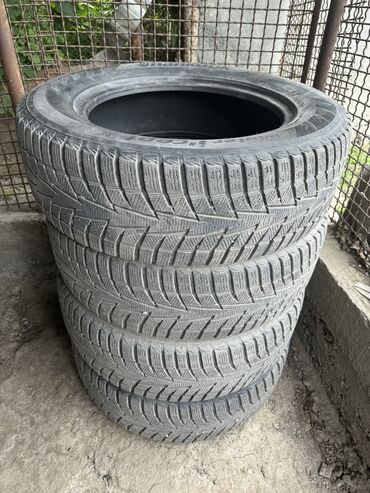 зимние полусапожки: Шины 225 / 65 / R 17, Зима, Б/у, Комплект, Внедорожные (АТ/МТ), Корея, Hankook