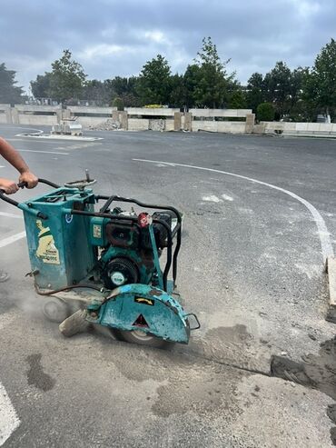 переходник ide sata: Beton kəsici maşın, yollarda və digər səthlərdə dəqiq kəsiklər etmək