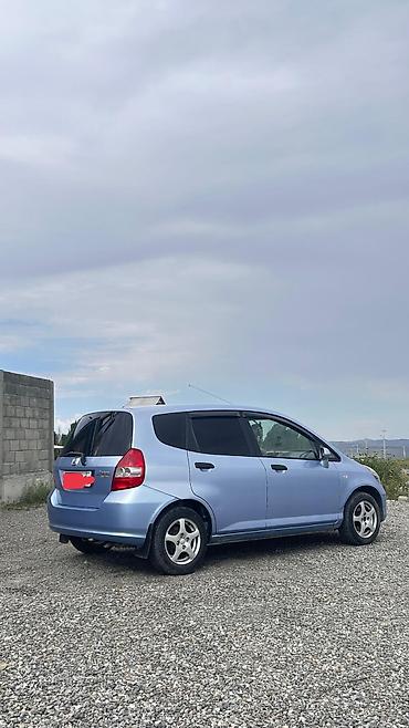 Унаа: Honda Jazz: 2004 г., 1.3 л, Кол менен иштөөчү, Бензин, Хетчбек — 4