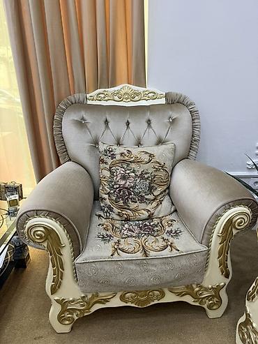 salon divan: Yeni deyil işlenib Klassik üslubda 3 hissəli mebel dəsti - Tərkibi — 2