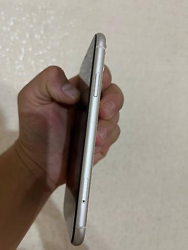 Apple iPhone: IPhone 11, белый цвет Ключевые особенности: - Экран 6.1" Liquid — 3