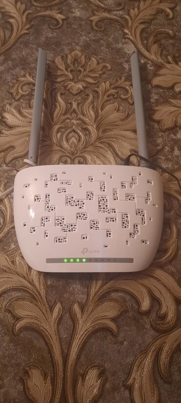 wifi modemler: Wifi aparati satilir hec bir problemi yoxdu qosa antenadi ozum 60