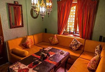барные столы и стулья: Restoran ucun sifarishle duzeltdirilib, divan ve kreslo, ve 3 eded — 4