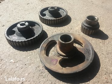 Auto delovi: Remenice za zupčasti kaiš Lada 2105,2107 Riva, Lada Karavan, motor — 9